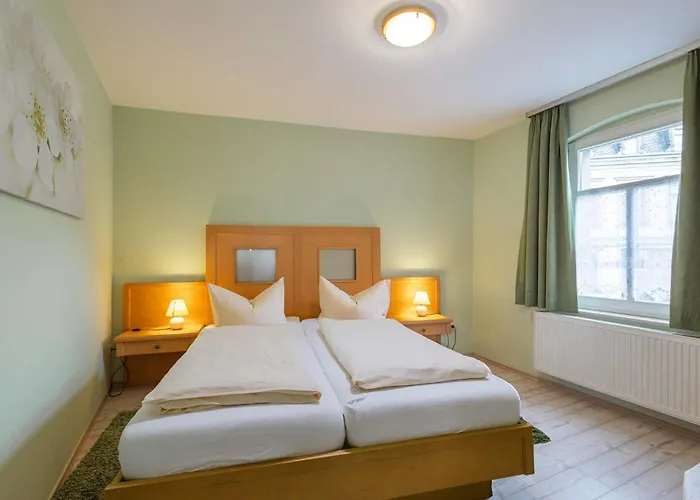 Zur Steinburg Апартаменты Бад-Шандау